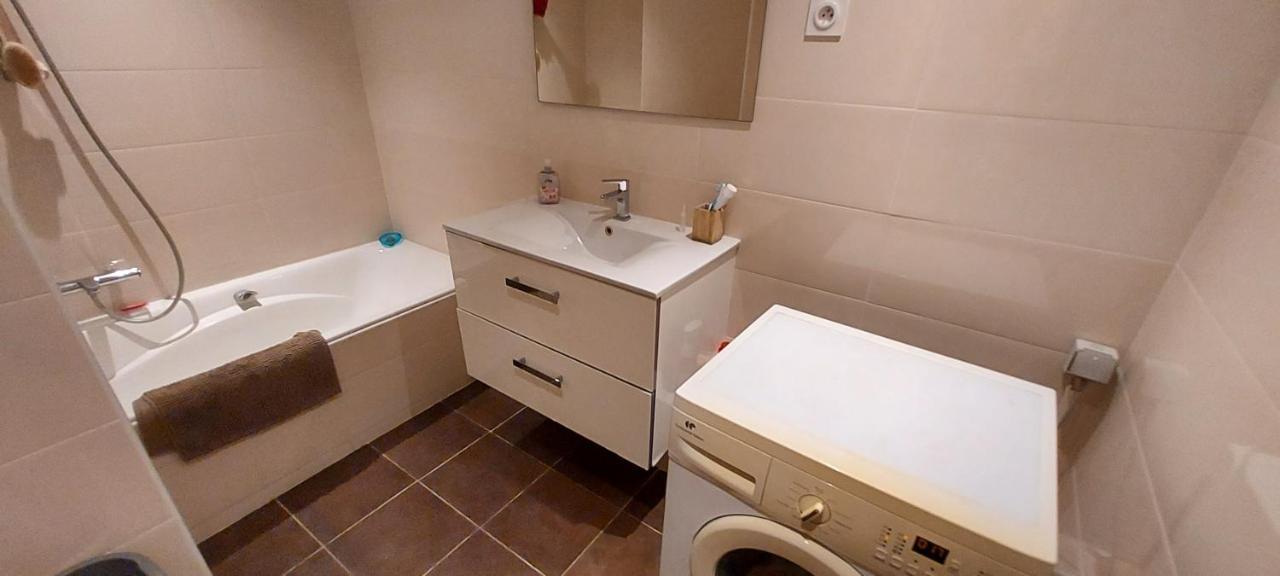 Chambre Lit 2 Personnes Dans Appartement Du Logeur Mandelieu Buitenkant foto